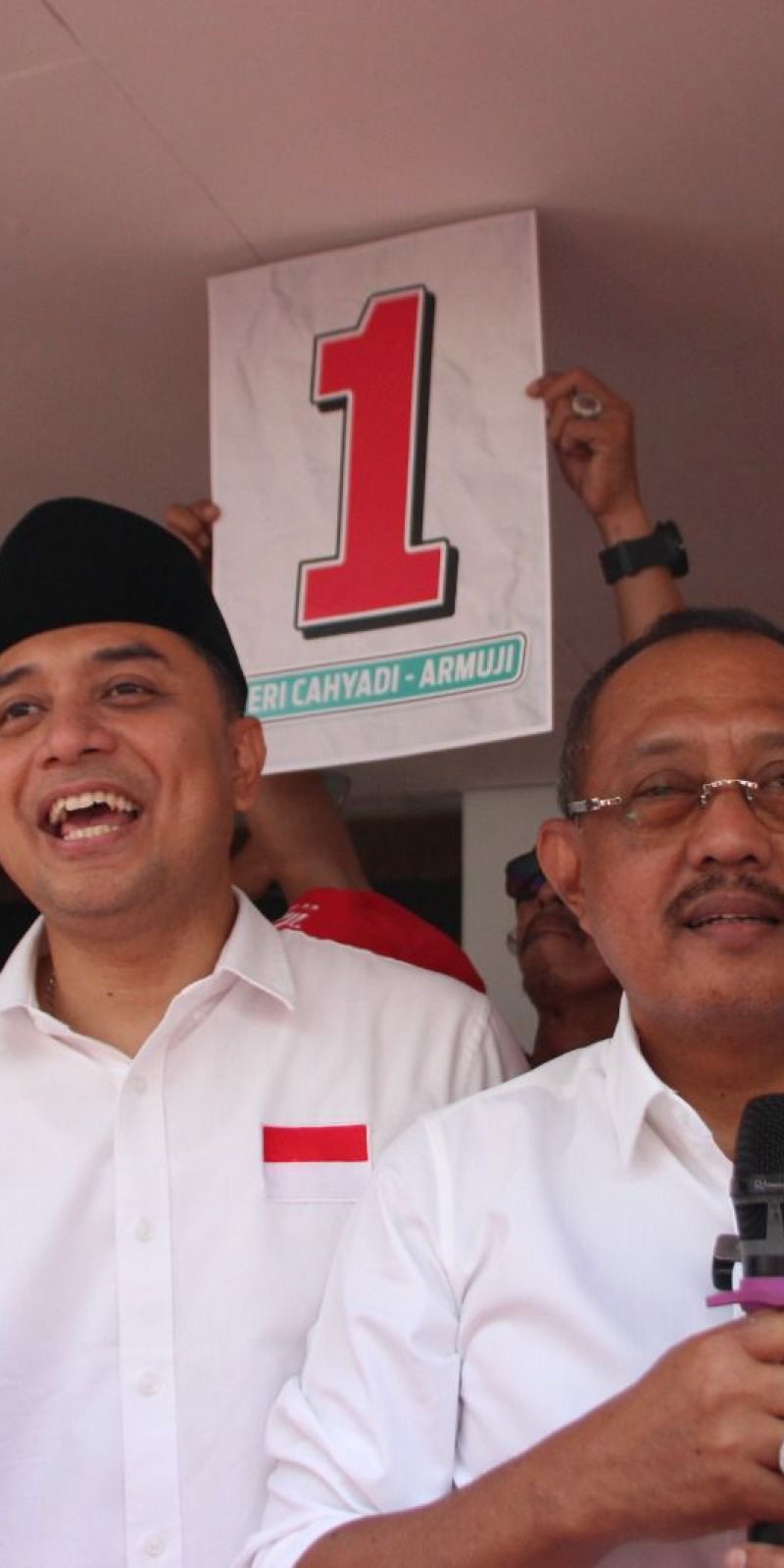 Porno ferro tarmoq nimfa Eng sochli mushuklar bilan porno