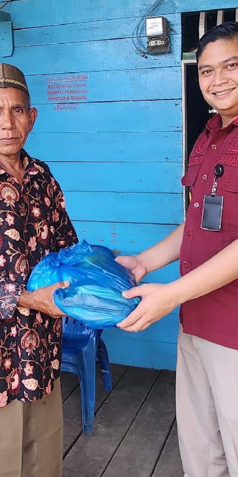 Kantor Imigrasi Belawan beri bantuan paket sembako pada kampung nelayan