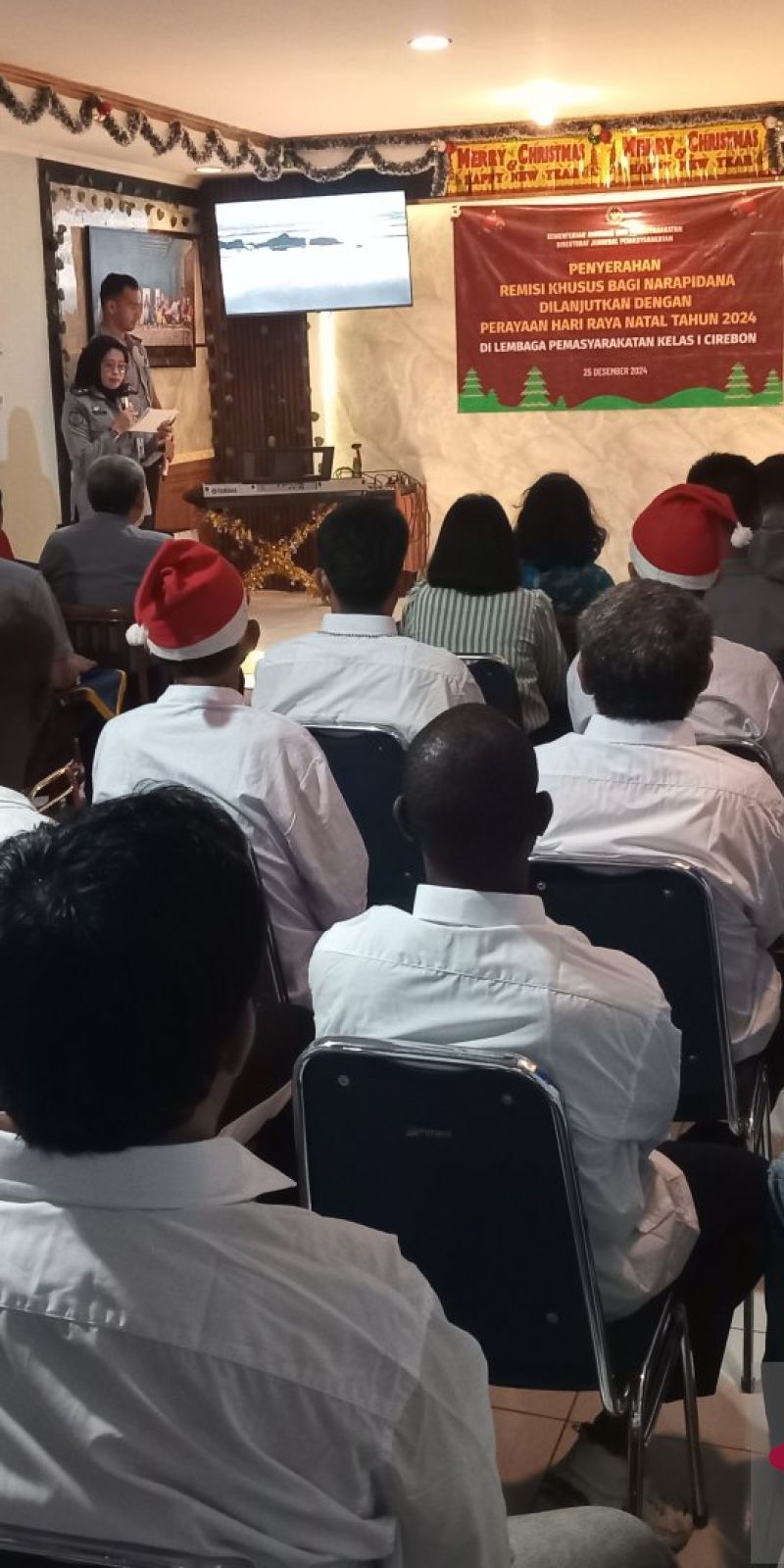 Belasan narapidana di Lapas Cirebon terima remisi khusus Natal