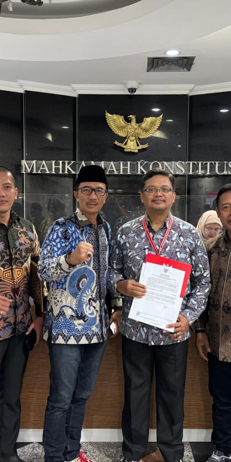 Tim Hukum Khofifah-Emil minta Tim Risma-Gus Hans tunjukkan bukti manipulasi suara