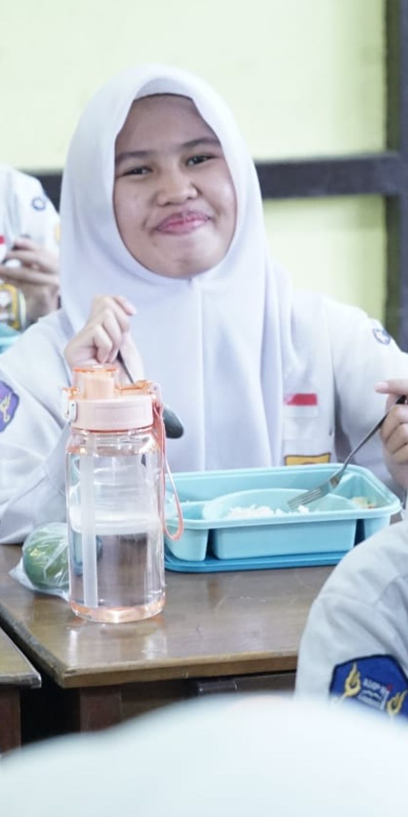 2.027 siswa nikmati Makan Bergizi Gratis perdana di Kabupaten Sambas