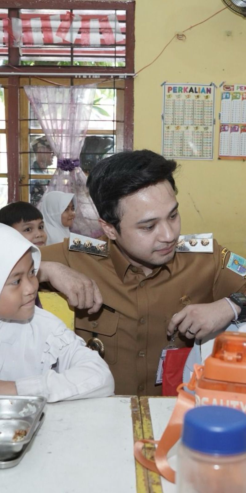 Wawako Diza tinjau Makan Bergizi Gratis di SMPN 17 dan SD 66 Kota Jambi