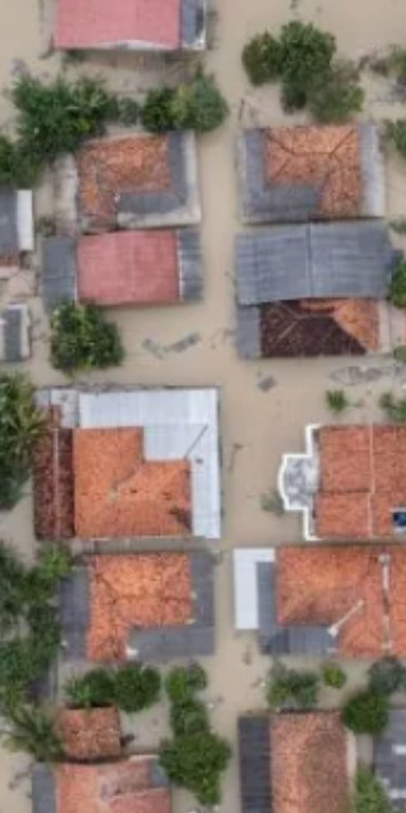Banjir di Karawang sampai hari ini masih genangi perumahan terdalam 1 meter
