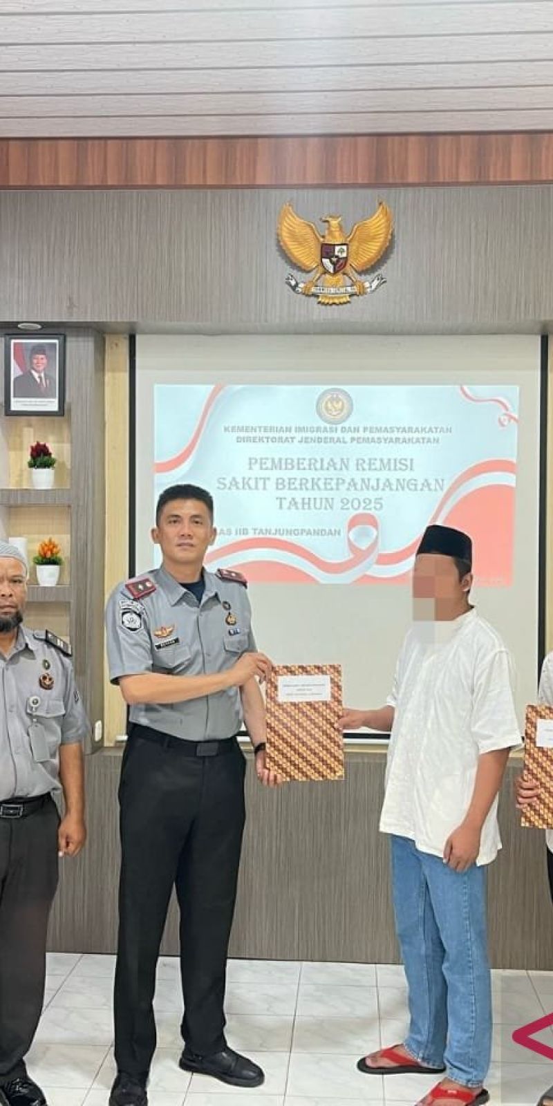 Dua WBP Lapas Tanjungpandan terima remisi sakit