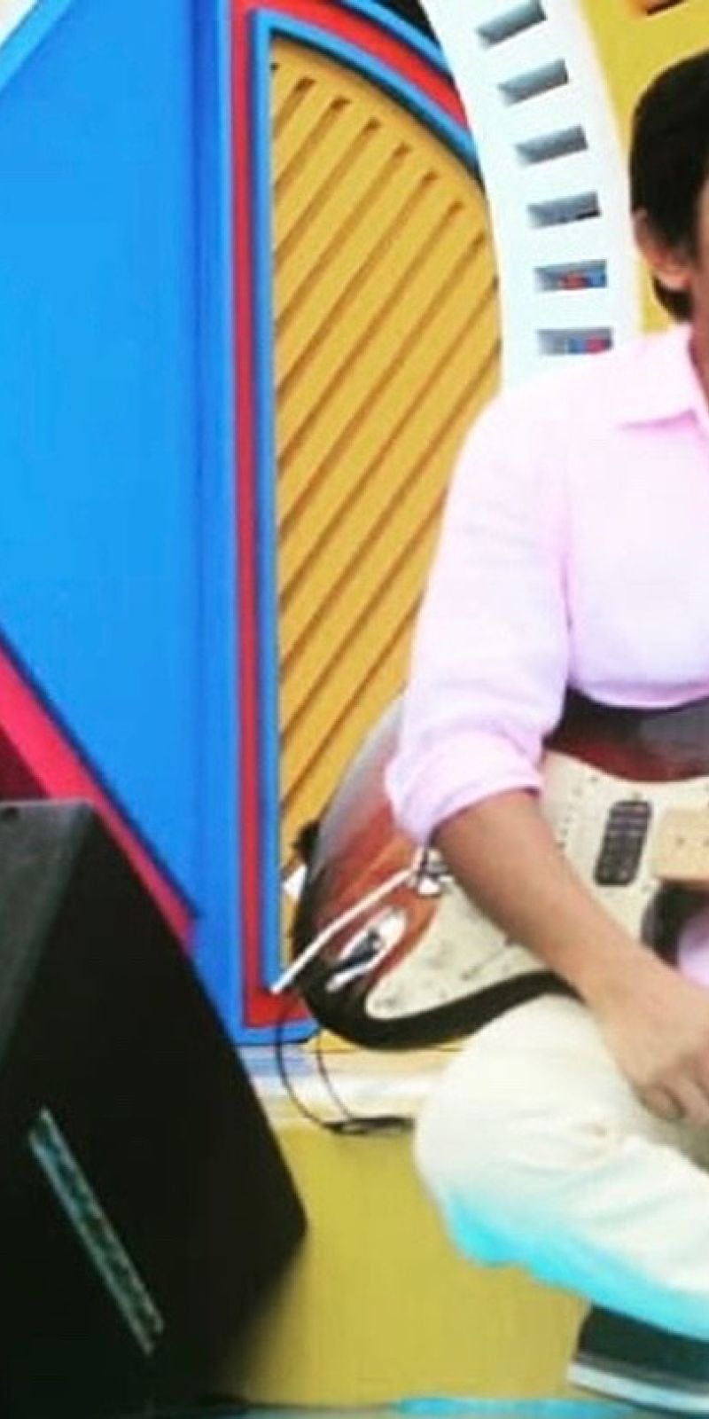 Zul Zivilia tampil di luar lapas dengan gelang GPS di kaki