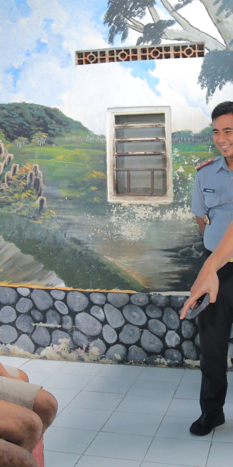 Sebanyak 24 narapidana terima remisi khusus Waisak 2025 di Jawa Timur