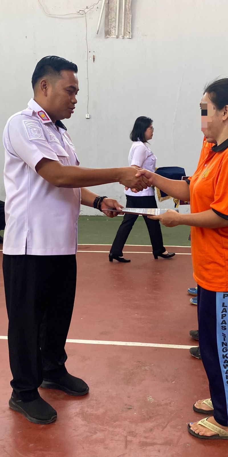 72 WBP di Lapas Singkawang dapatkan remisi Waisak2025