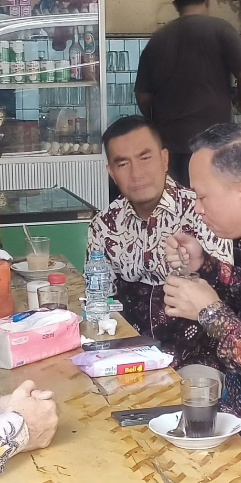 Wamen HAM ngopi di Aekkanopan