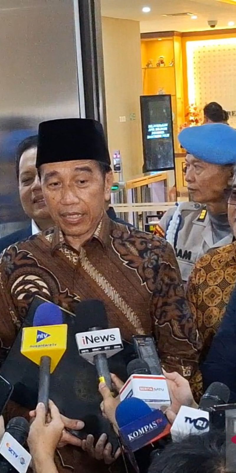 Jokowi mengaku sedih jika proses hukum ijazahnya harus berlanjut