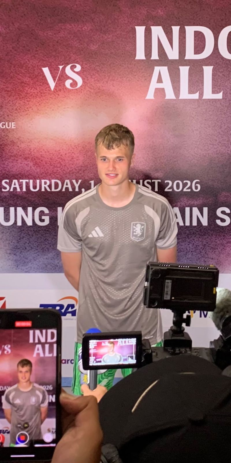 Aston Villa Goalkeeper Praises Football Fan Enthusiasm in Indonesia