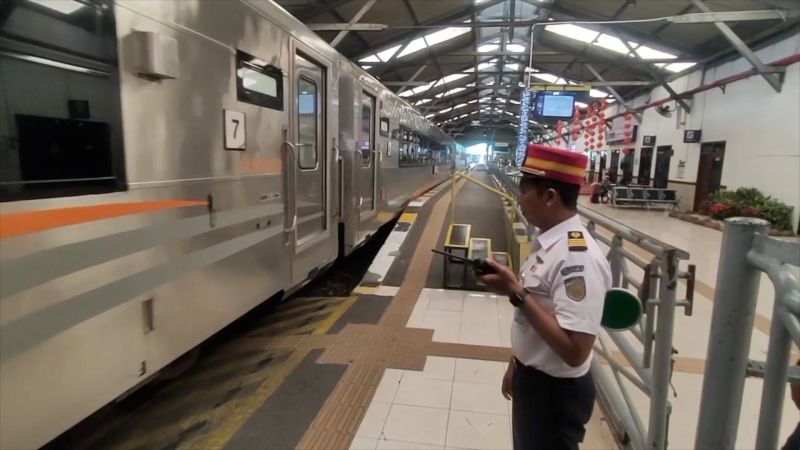 Imbas banjir Pekalongan, kedatangan KA jalur utara terlambat 52 menit