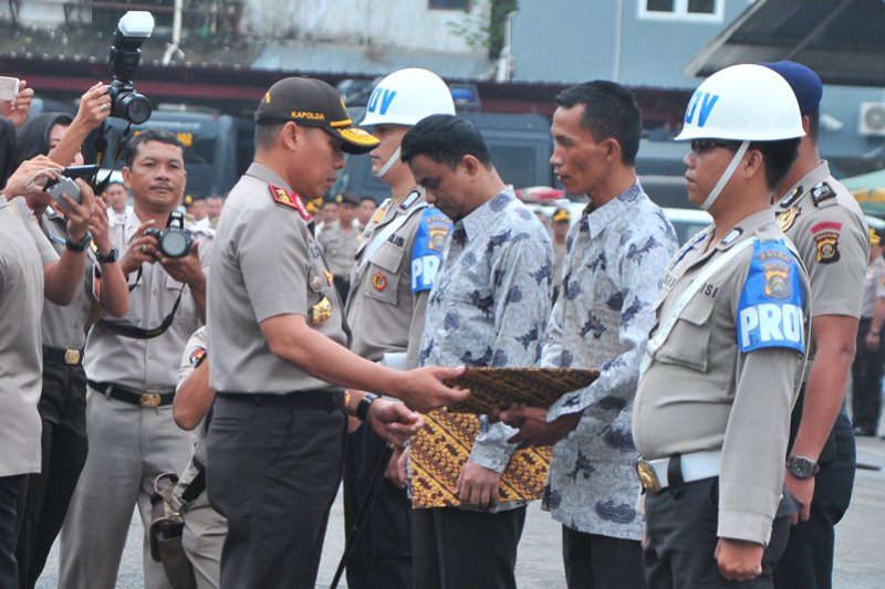 Airlangga mengaku dititipi banyak nama untuk di Golkar