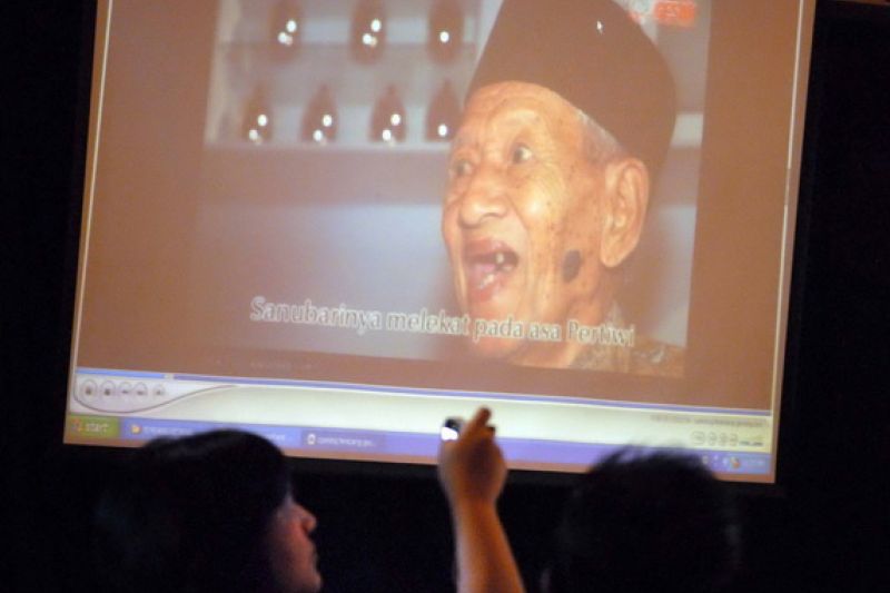 maestro keroncong indonesia yang terkenal dengan lagu ciptaannya yang berjudul “ bengawan solo” adalah