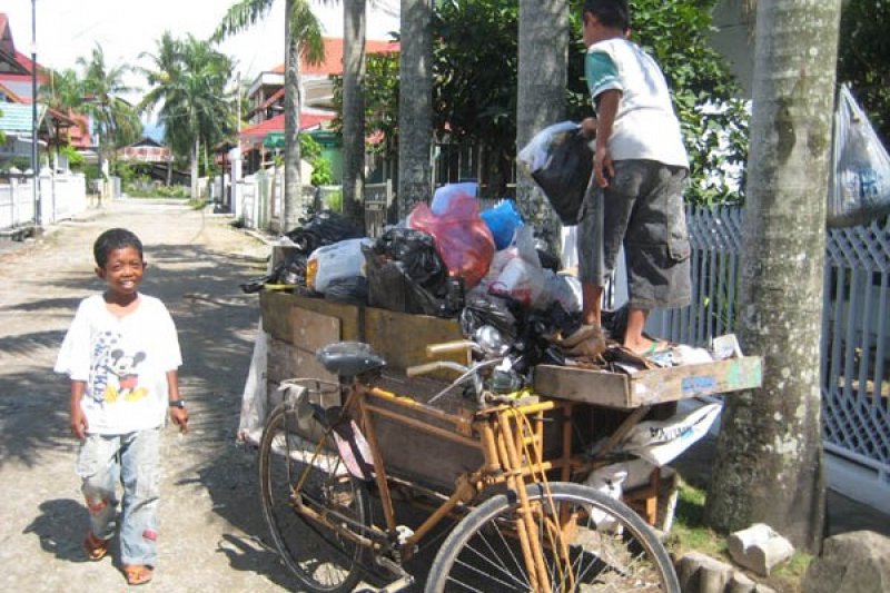 KUMPULKAN SAMPAH