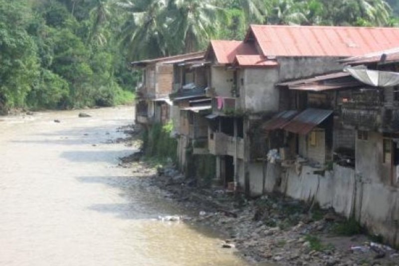 Rumah  di pinggiran Sungai