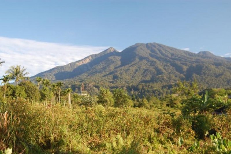 GUNUNG TANDIKAT