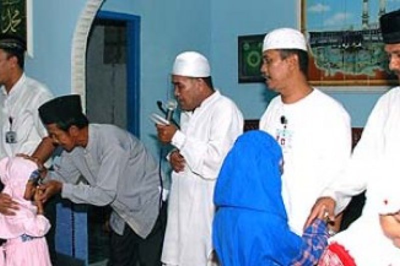 BKDI BP Batam Santuni Yatim Piatu dan Jompo Masjid Nurul Anwar Sei Temiang