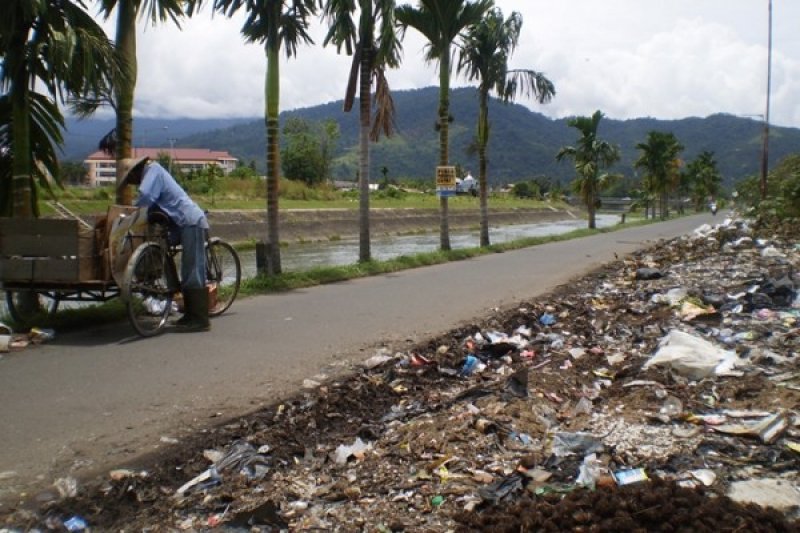 SAMPAH BERSERAKAN