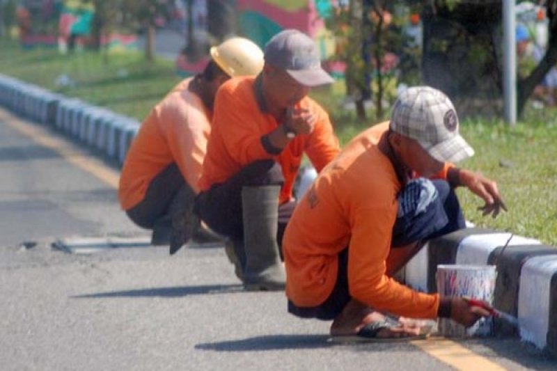 PERAWATAN JALUR HIJAU