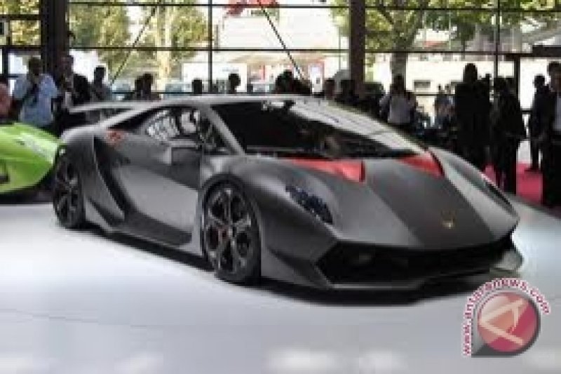  Lamborghini  Sesto  Elemento  Mahal Tapi Tidak Boleh Melaju 