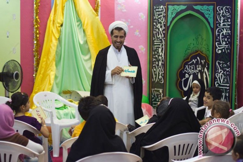 COVID-19 Task Force chief performs Eid prayers at BNPB Building