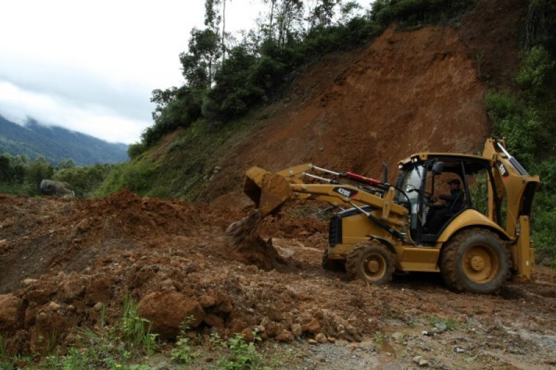 JALAN MALALAK LONGSOR