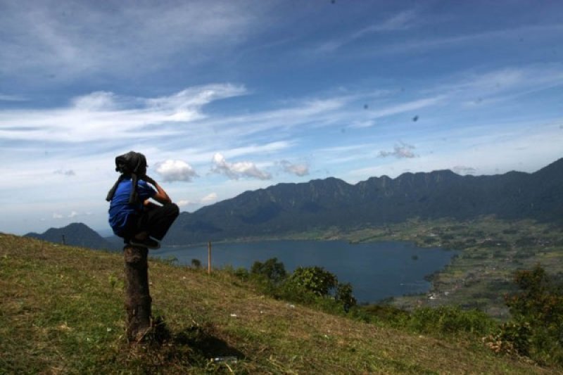 DANAU MANINJAU