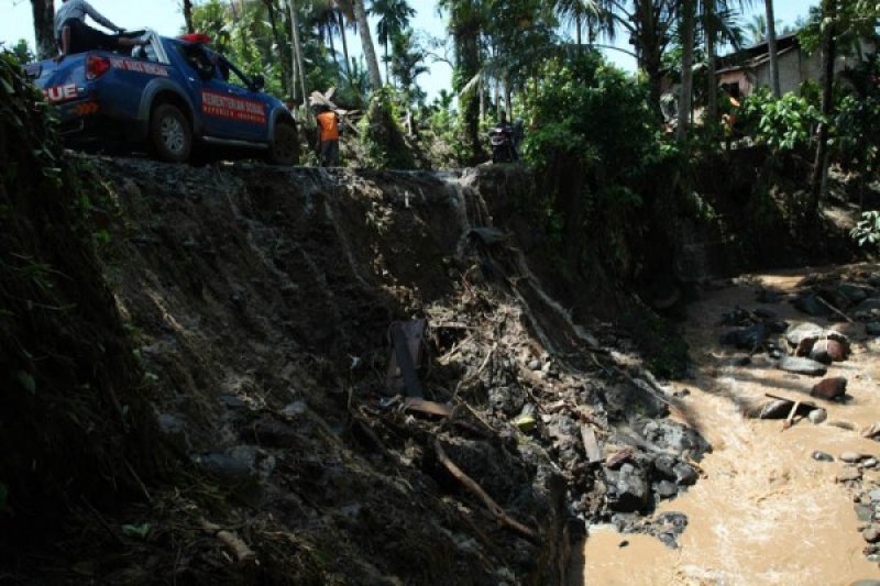 JALAN RUSAK