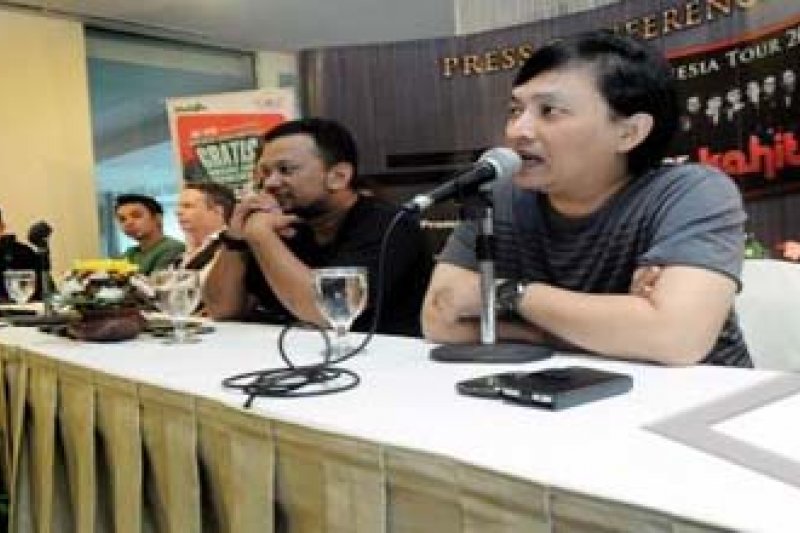 KONSER RICK PRICE DAN KAHITNA