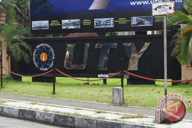 ESA UTY bagikan 2.000 buku inspiratif