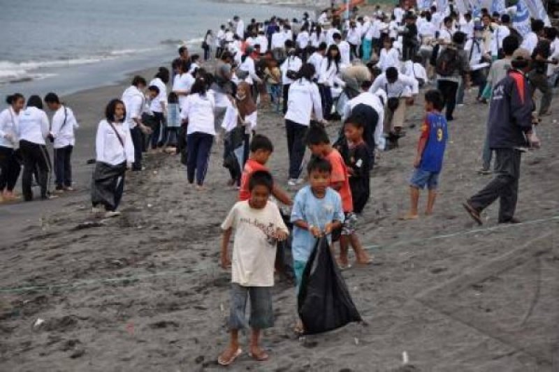 BERSIH PANTAI