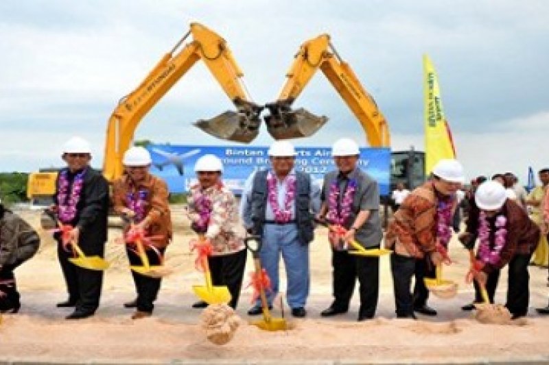 Bandara Internasional Khusus Busung/Henky Mohari