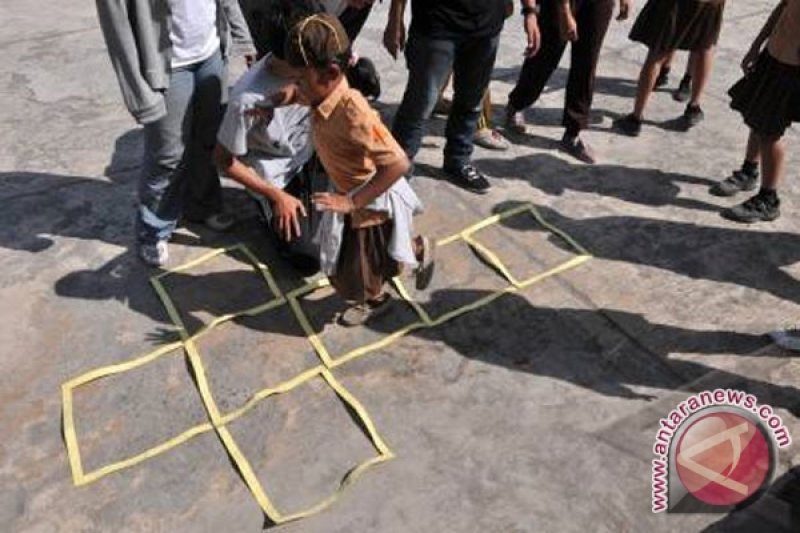  Permainan  Tradisional  Anak Indonesia Pikat Warga Berlin 