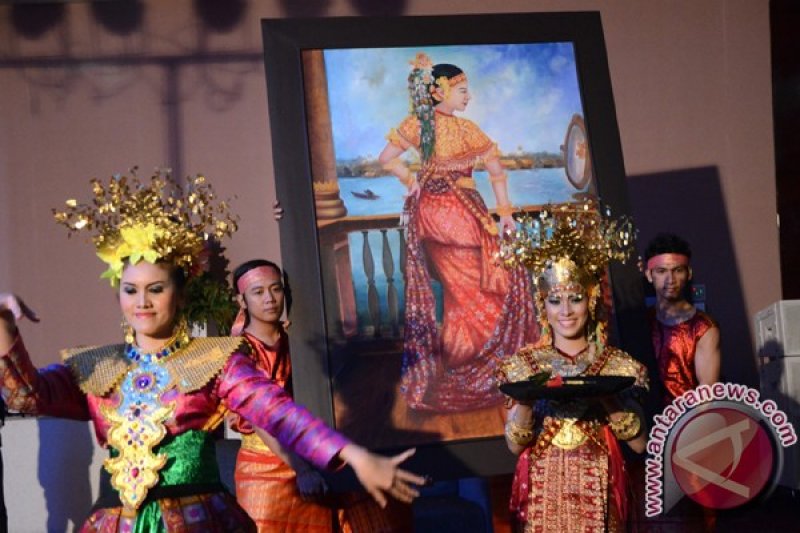 Penampilan penari pada pameran pusaka 