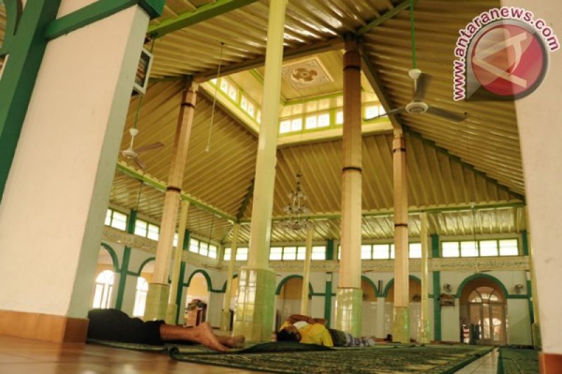  Masjid Ki Merogan 