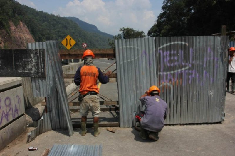 PEMBUKAAN KELOK SEMBILAN