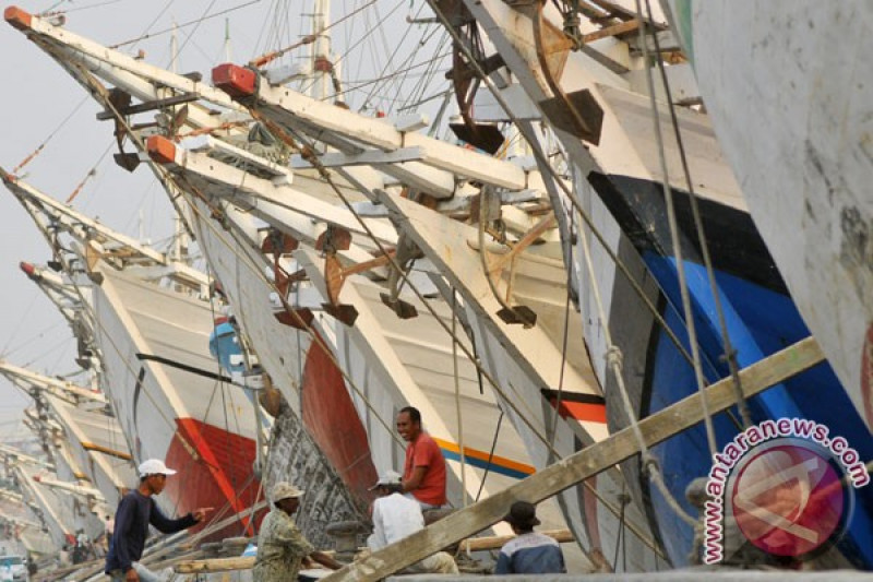 Kapal pinisi adalah kapal hebat dari indonesia yang berasal dari provinsi