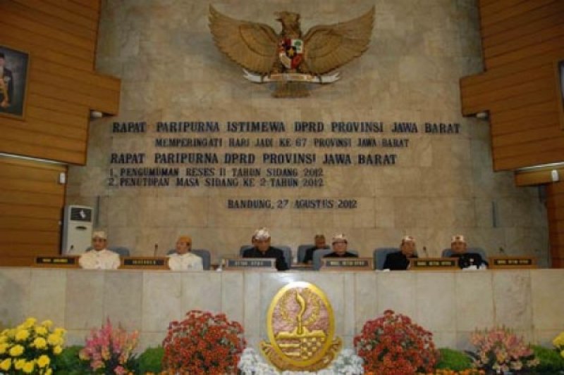 DPRD jabar apresiasi kepemimpinan Aher-Demiz