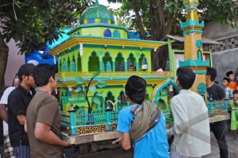 REPLIKA MASJID