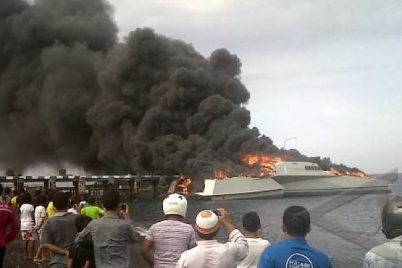 KRI TERBAKAR