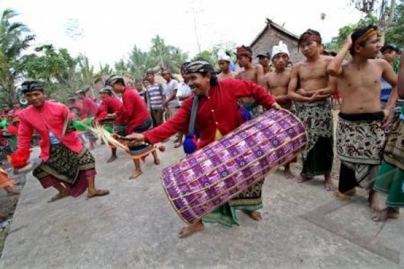 TARI GENDANG BELEK