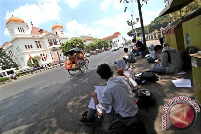 Melukis bangunan bersejarah