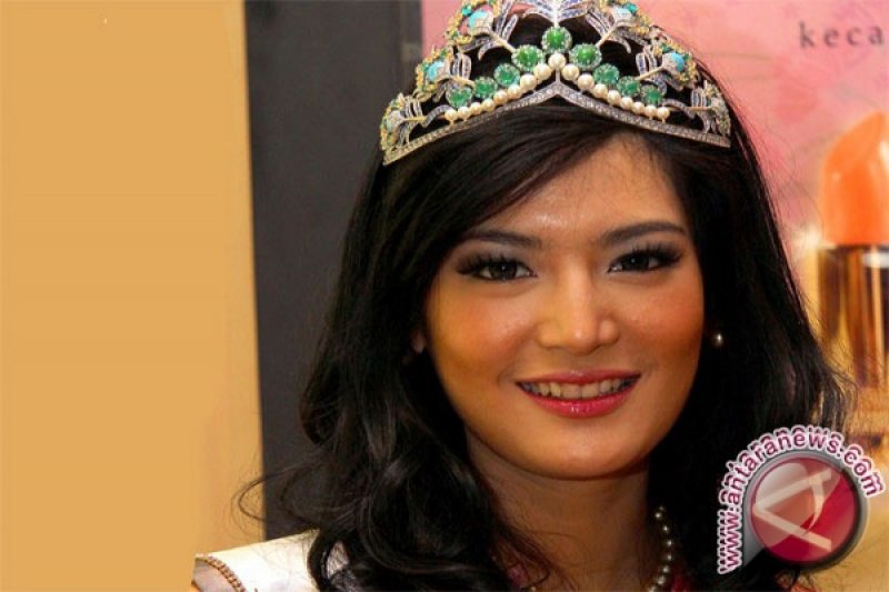  Putri  Indonesia  2012 hadiri Kemilau Nusantara ANTARA 