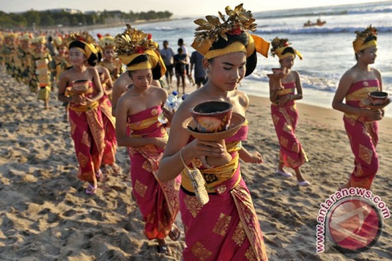 Di balik sukses pariwisata  Bali  kental peran  perempuannya 