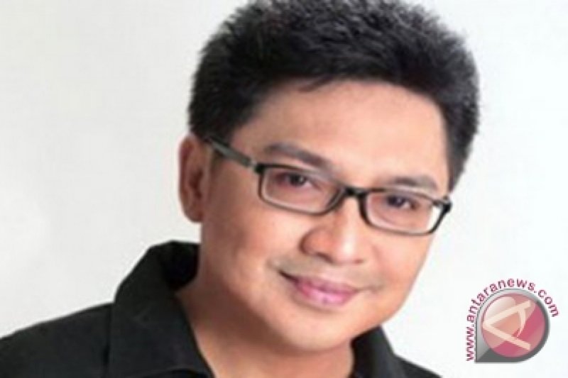 Rudy Hadisuwarno prediksikan tren rambut 2015 keriting