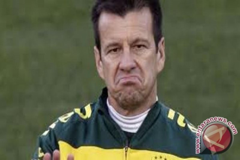 Dunga Jadi Pelatih Porto Alegre