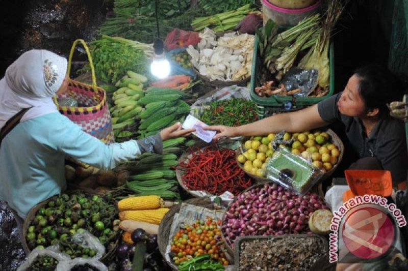 Transaksi di Pasar Tradisional 