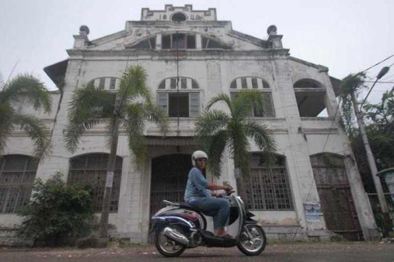 CAGAR BUDAYA TERBENGKALAI