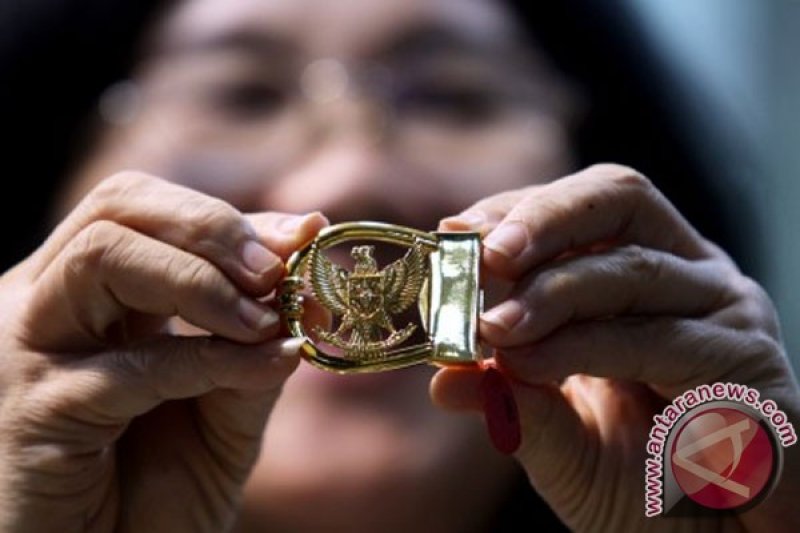 Harga emas Antam hari ini Sabtu 1 November 2025 turun Rp15.000 ke angka Rp2,29 juta per gram