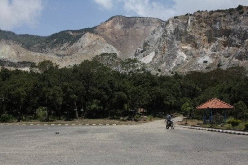 Gunung Papandayan ramai dikunjungi wisatawan